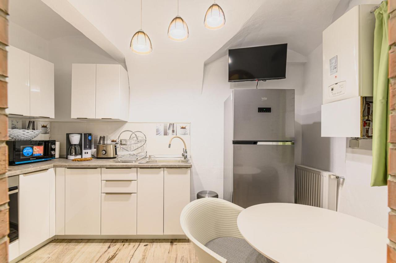 Dimora Np - Brasov Apartment Bagian luar foto