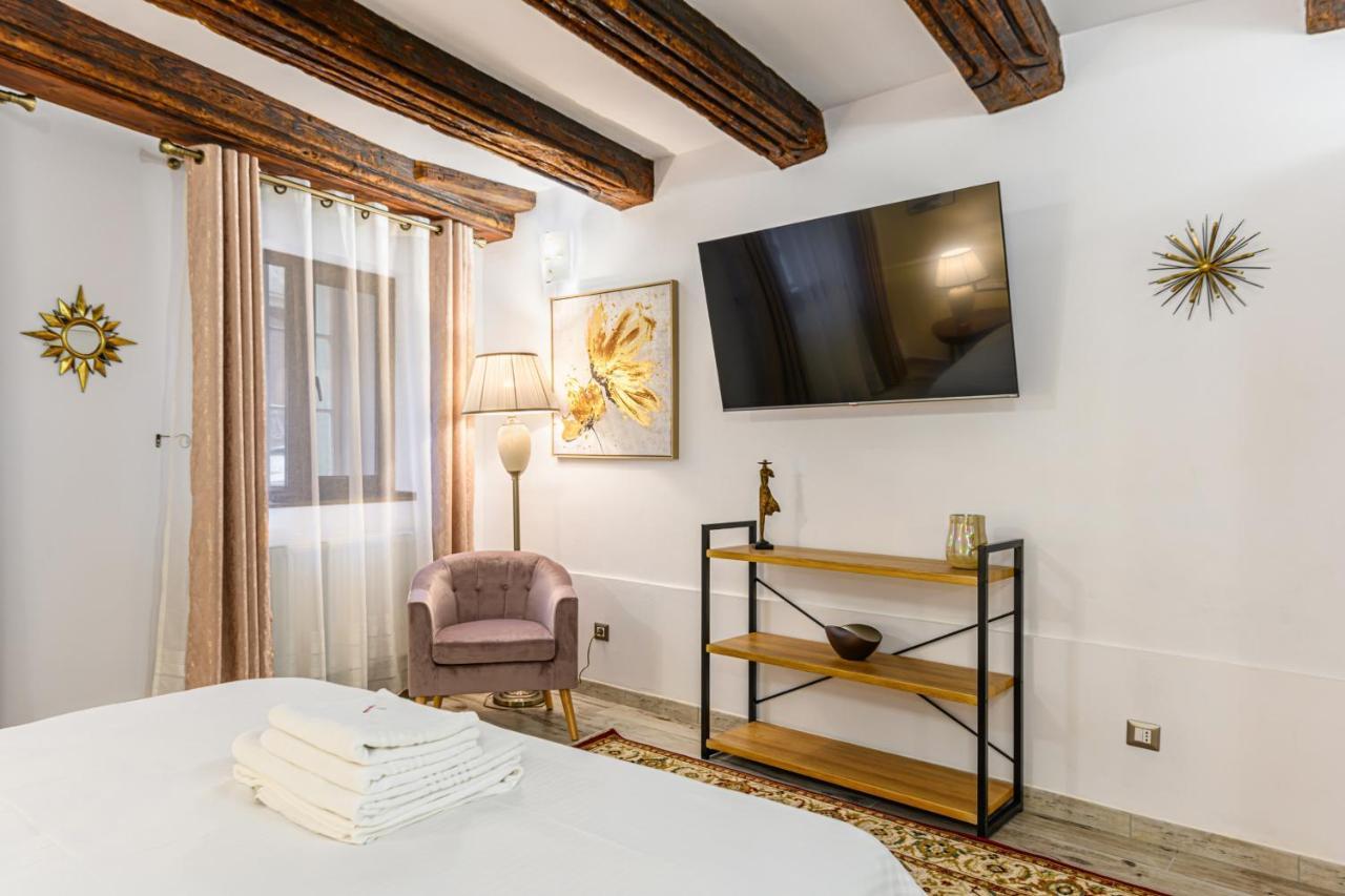 Dimora Np - Brasov Apartment Bagian luar foto