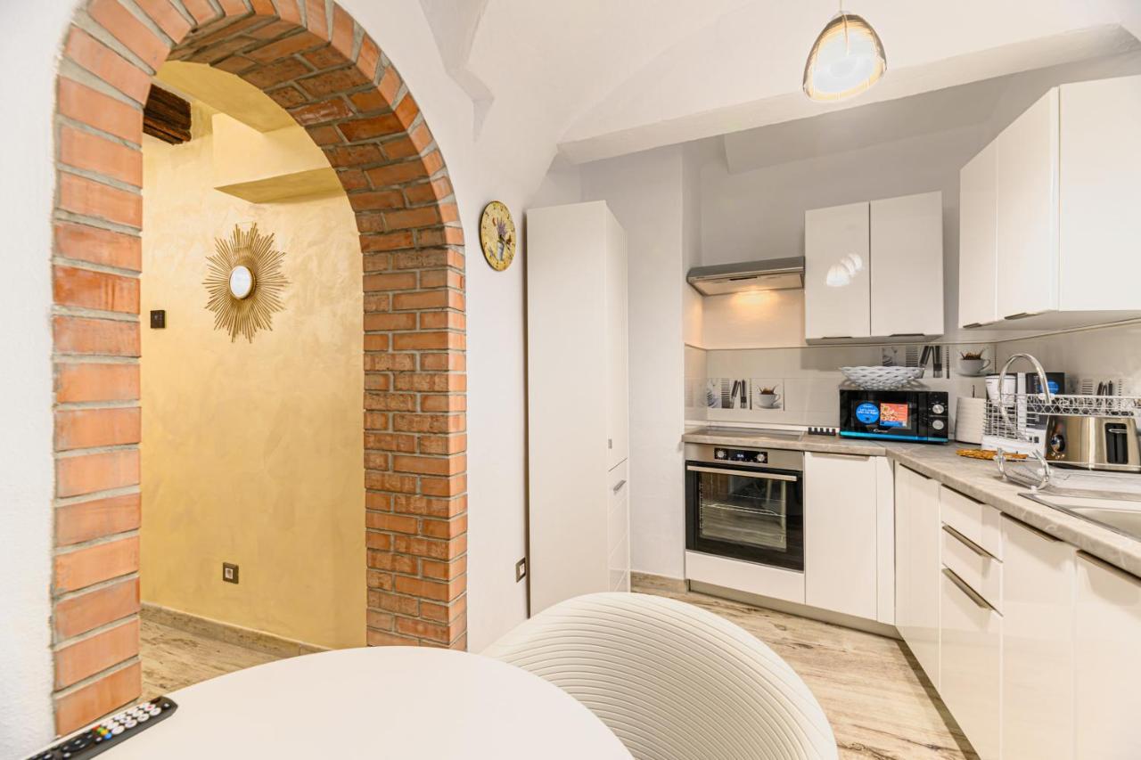 Dimora Np - Brasov Apartment Bagian luar foto