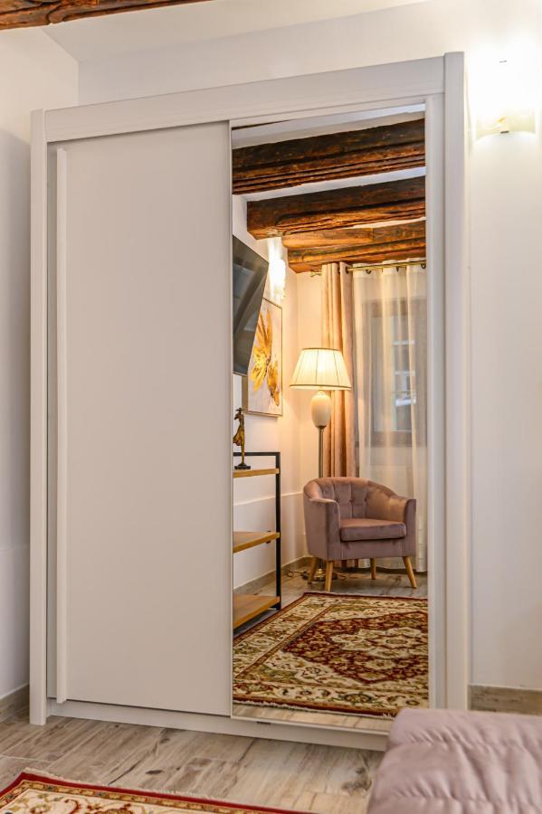 Dimora Np - Brasov Apartment Bagian luar foto